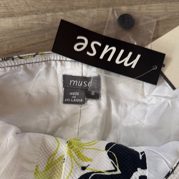 Muse Floral Halter Blouse - Black and Yellow Size 8 - Picture 2 of 7